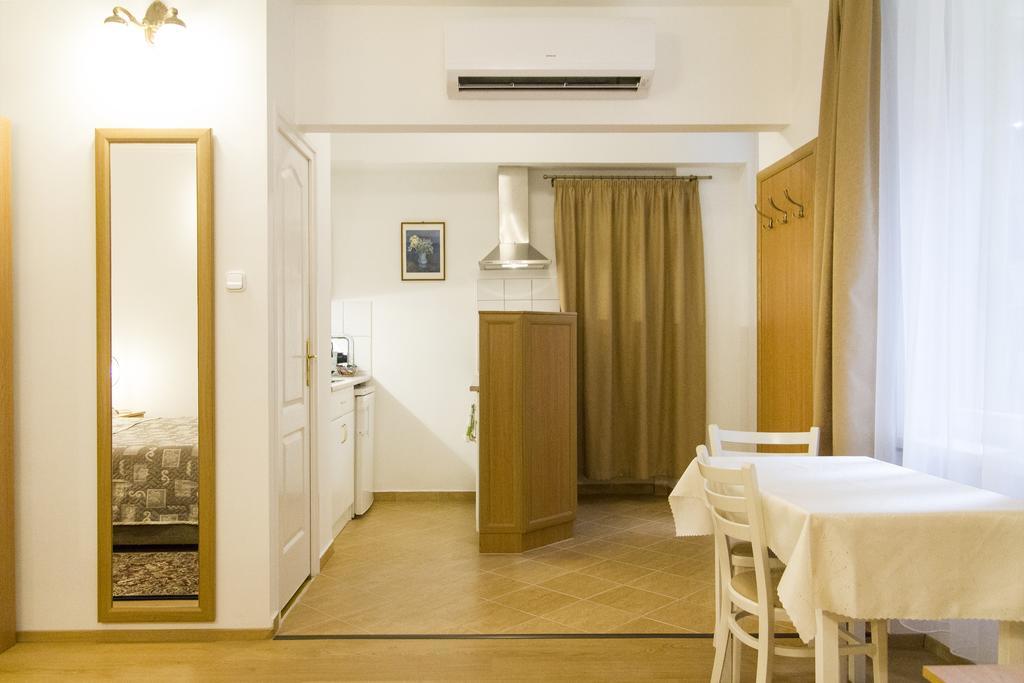 Апартаменти Authentic Grand Boulevard *